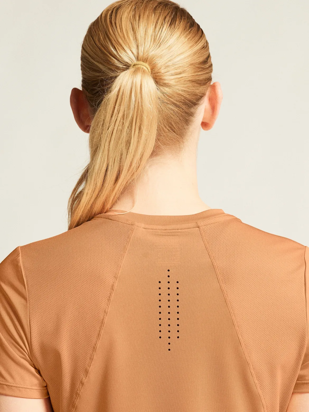 Women's Adv Essence SS Tee 2 - Apricot