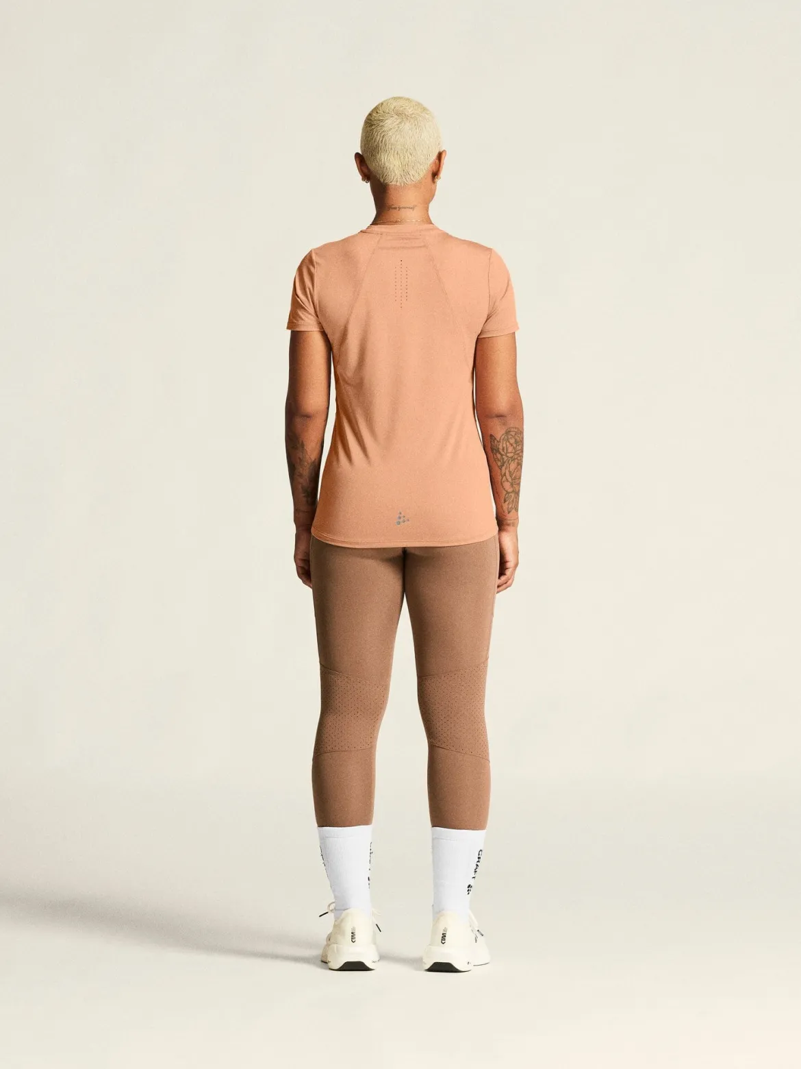 Women's Adv Essence SS Tee 2 - LIGHT SYRUP