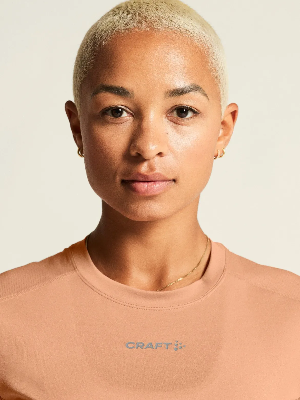 Women's Adv Essence SS Tee 2 - LIGHT SYRUP