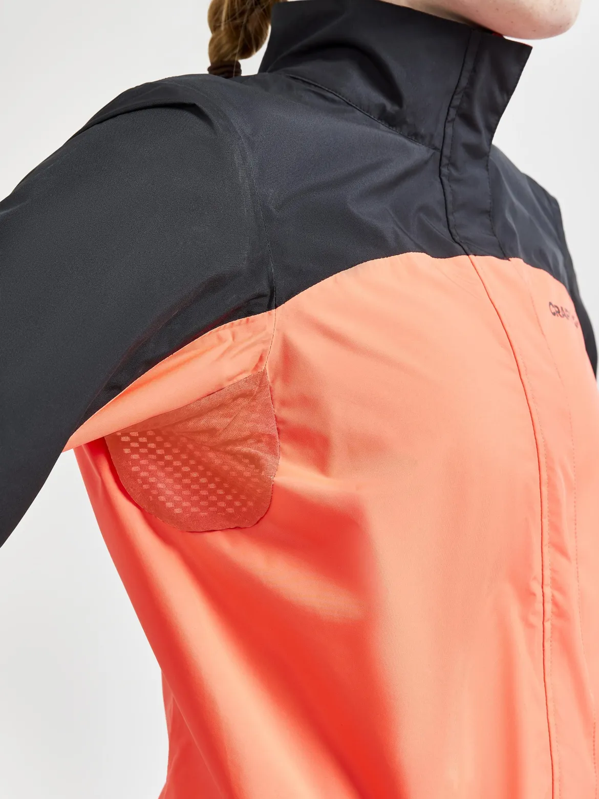 Women's Core Endur Hydro Cycling Jacket - BLACK/SHOCK