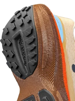 Women's Endurance Trail Running Shoe - Ecru/Roots