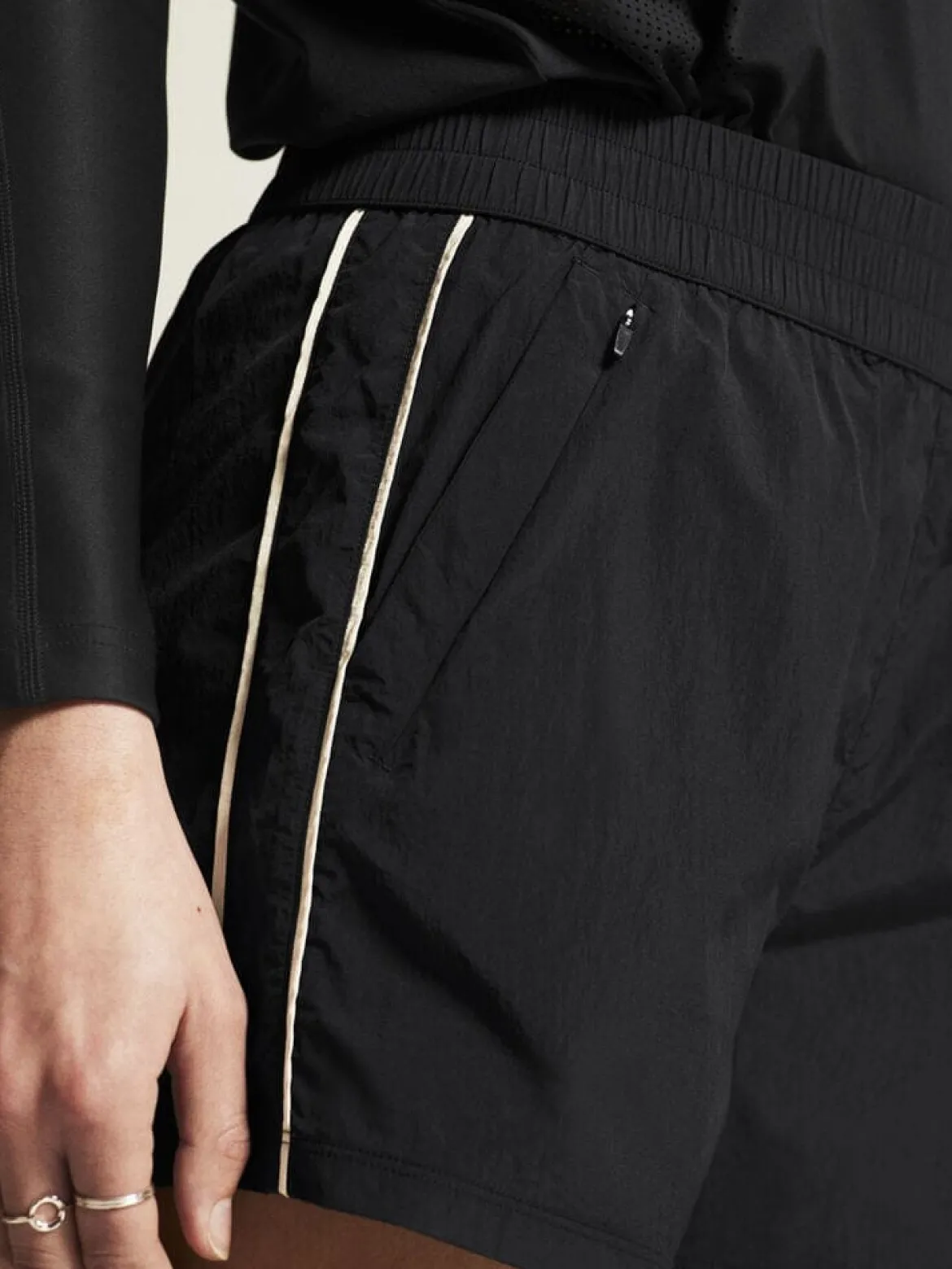 Women's Join Wind Shorts - Black